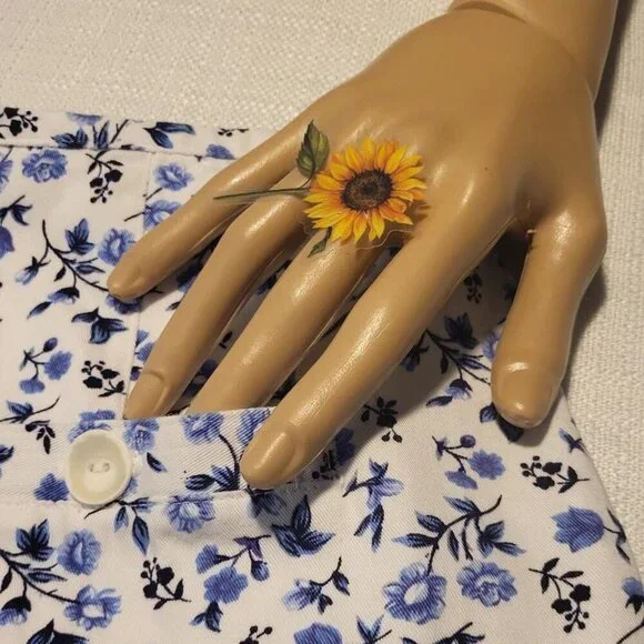 Basic Editions, Not Worn, Women's White with a Blue Floral Desin Skort, Size 14 - Picture 6 of 8